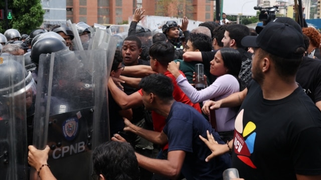 Régimen interino de Venezuela reprime marcha de estudiantes universitarios en Caracas - mayo 19, 2026