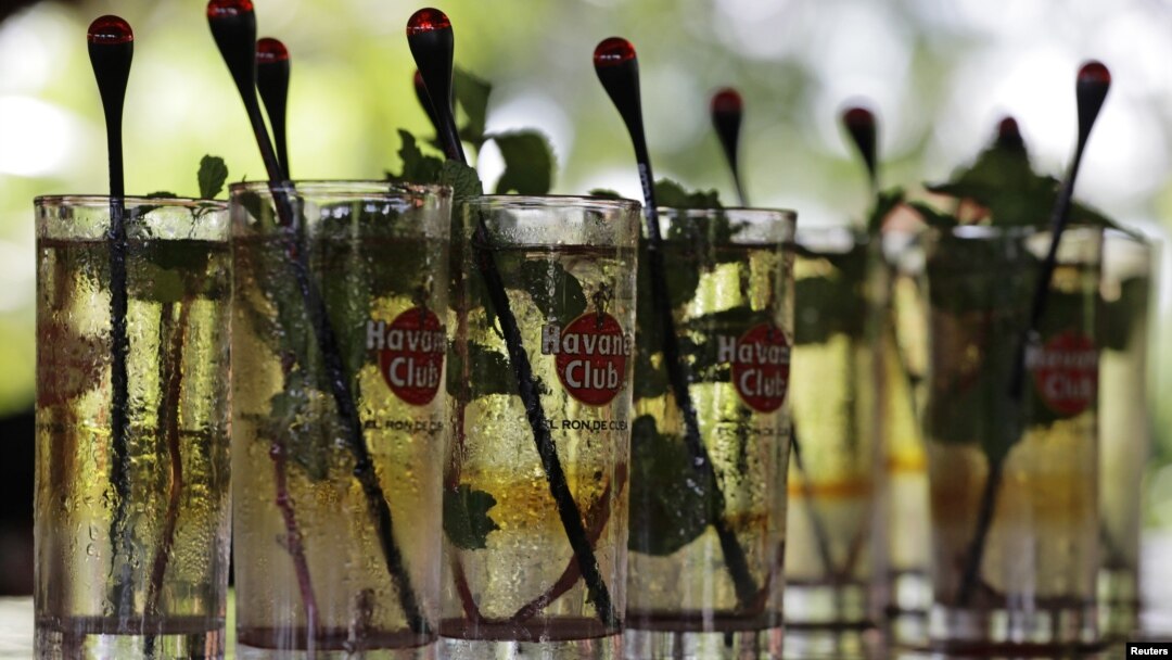 El "Mojito", trago tradicional cubano, mezcla de ron, menta y azúcar. 