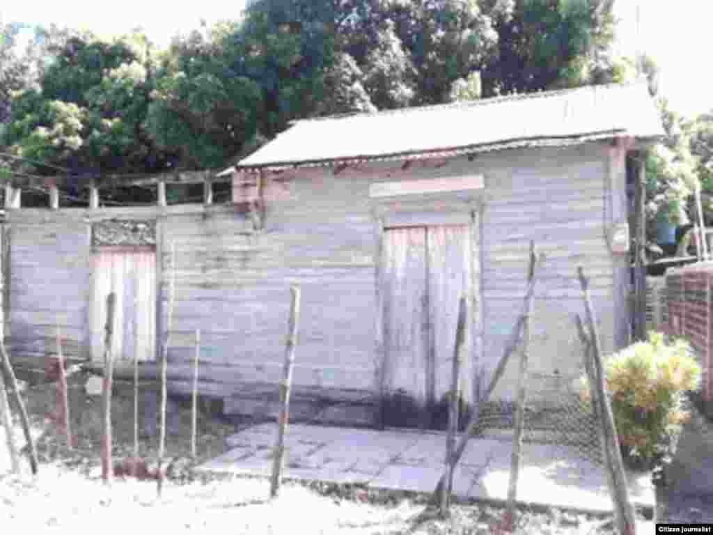 Una casa en Velasco, Holguín. Foto Rafael Freeman para Reporta Cuba.