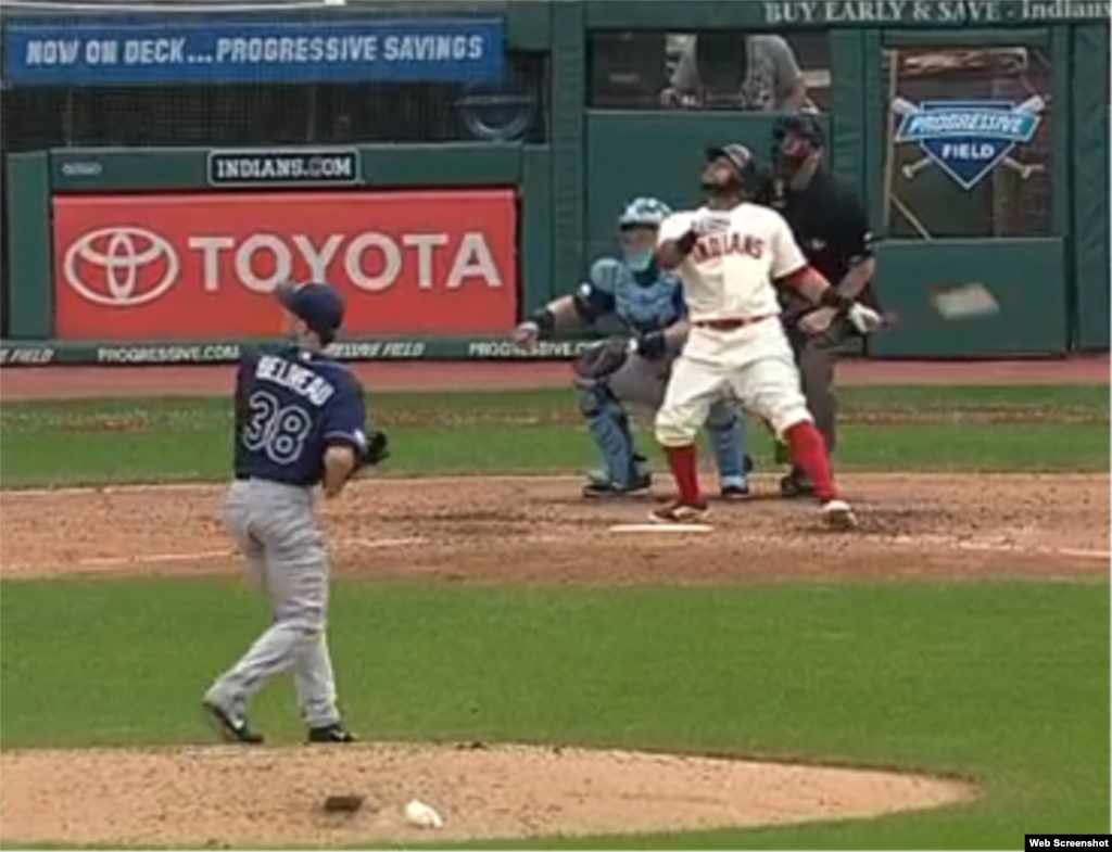 El dominicano Carlos Santana, 1B de los Indios de Cleveland, tuvo promedio de .231, con 85 carreras impulsadas, 27 jonrones y 25 dobles. Se ponchó 124 veces. 