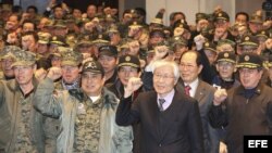  Activistas conservadores surcoreanos piden el desarrollo de un programa de defensa nuclear contra la amenaza norcoreana. 