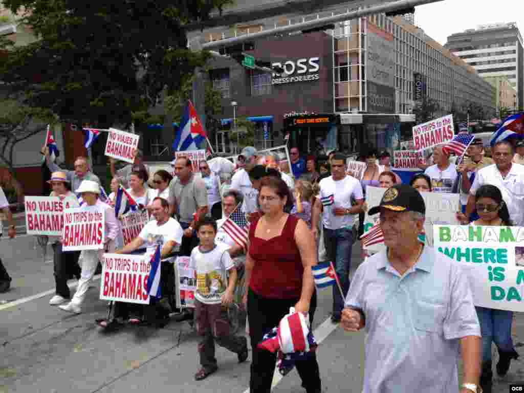 Cubanos en Miami reclaman a Bahamas fin de maltratos a indocumentados. Foto: Ricardo Quintana