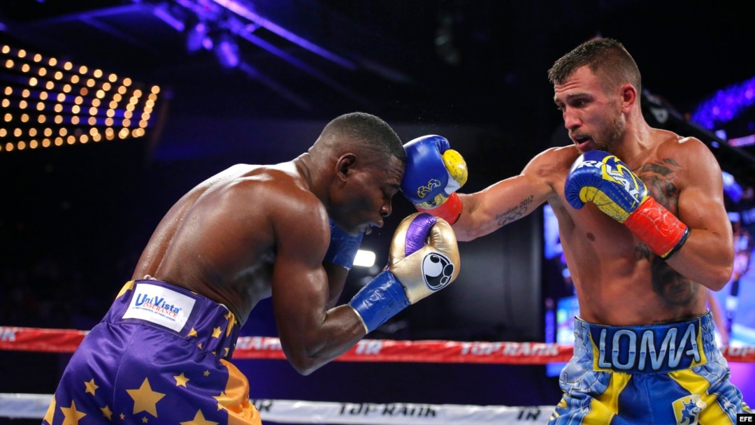 Lomachenko y Rigondeaux en acción en el ring. 