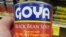 Una lata de frijoles negros Goya. 