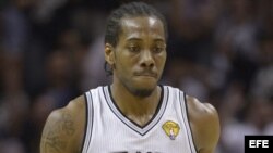 El jugador de los Spurs Kawhi Leonard.
