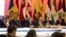El presidente del Gobierno español, Mariano Rajoy (3i), junto al ministro de Asuntos Exteriores español, José Manuel García-Margallo (3d), durante su intervención hoy en la sesión plenaria de la XXIII Cumbre Iberoamericana