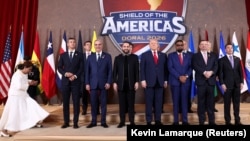 El presidente de EEUU, Donald Trump encabeza la cumbre "Escudo de las Américas" en Miami, Florida, el 7 de marzo de 2026.