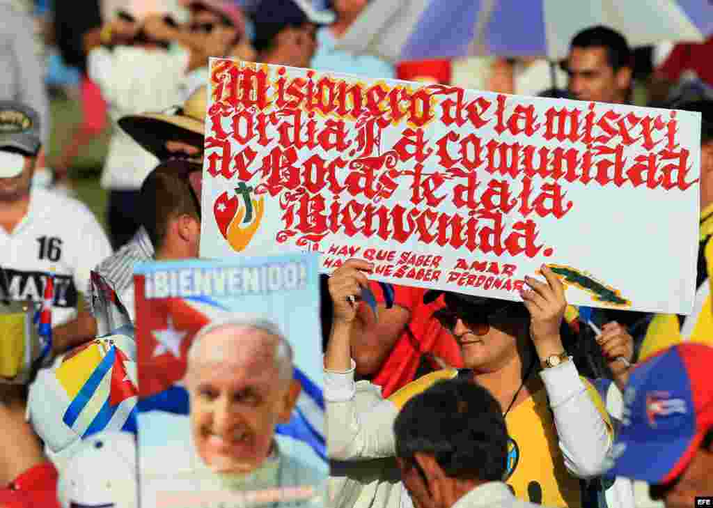 Todos listos en Holguín para la misa que oficiará el Papa hoy