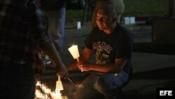 Vigilia en memoria de las víctimas del tiroteo en la UCC. EFE