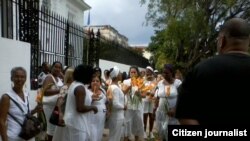 Reporta Cuba Damas Condolencias Francia fotos Berta Soler