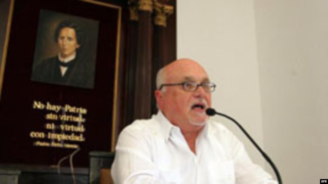 El empresario cubanoamericano Carlos Saladrigas impartió una conferencia, organizada por la publicación católica "Espacio Laical" en La Habana (Cuba).