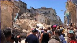 Dos derrumbes el mismo día dejan en la calle a vecinos de Centro Habana