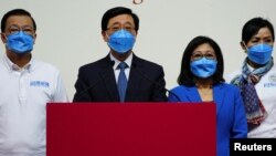 John Lee, el hombre de traje, es designado líder ejecutivo de Hong Kong. (Reuters/Lam Yik).