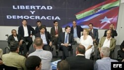 Imágen de archivo de ex presos políticos reunidos con representantes del Partido Popular español en septiembre de 2010 