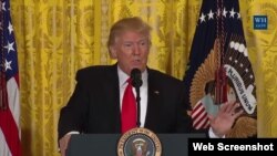 Donald Trump en conferencia de prensa.