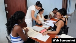 Claustro de profesores en fase de preparación metodológica. Cuba.