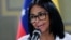 Gobernante interina de Venezuela, Delcy Rodríguez, ofrece declaraciones a medios de información. 