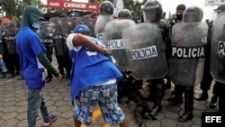 Nicaraguenses protestan en las calles contra Daniel Ortega