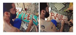 El grafitero El Sexto mientras preparaba los cerdos nombrados Fidel y Raúl para su performance en el Parque de la Fraternidad.