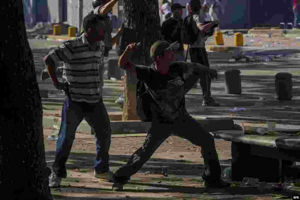 Opositores venezolanos llaman a asumir las protestas en la calle como un deber.