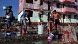 En Baracoa, arrasada por el huracán, no bajan los precios: 25 pesos por un paquete de galletas