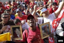 Cientos de seguidores del fallecido presidente de Venezuela, Hugo Chávez.