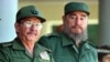 Raúl Castro, junto a su hermano Fidel. El 7 de diciembre de 1996, el entonces ministro de las Fuerzas Armadas Revolucionarias ordenó el derribo de las avionetas de Hermanos al Rescate. 