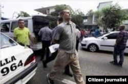 El líder de la UNPACU, José Daniel Ferrer, es detenido en la sede de la organización, en el reparto Altamira de Santiago de Cuba