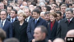 Premier italiano Matteo Renzi, presidenta de Suiza Simonetta Sommaruga y presidente ucraniano Petro Poroschenko. 