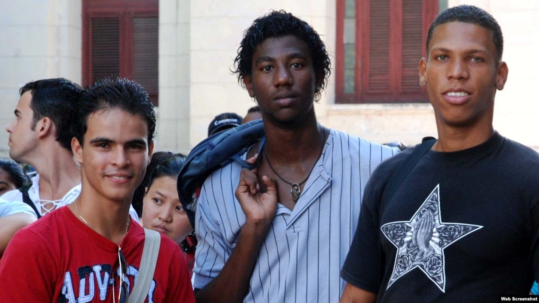Estudiantes cubanos.