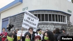 Una protesta en Quito para exigir la libertad de prensa