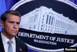 El fiscal general interino de Estados Unidos, Todd Blanche, anuncia nuevas acciones de la administración Trump contra el Cártel Jalisco Nueva Generación, en el Departamento de Justicia.