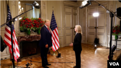 Greta Van Susteren y el presidente Trump también conversaron sobre la reunión bilateral con China:" Lo que mucha gente no sabe, pero somos una economía mucho más grande y, en realidad, mucho más poderosa que China" [Foto: Brian Allen, VOA].