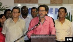 Alias Pastor Alape, integra la subcomisión técnica que discutirá con oficiales colombianos el cese del fuego bilateral y la dejación de armas, asegura el diario El Tiempo.