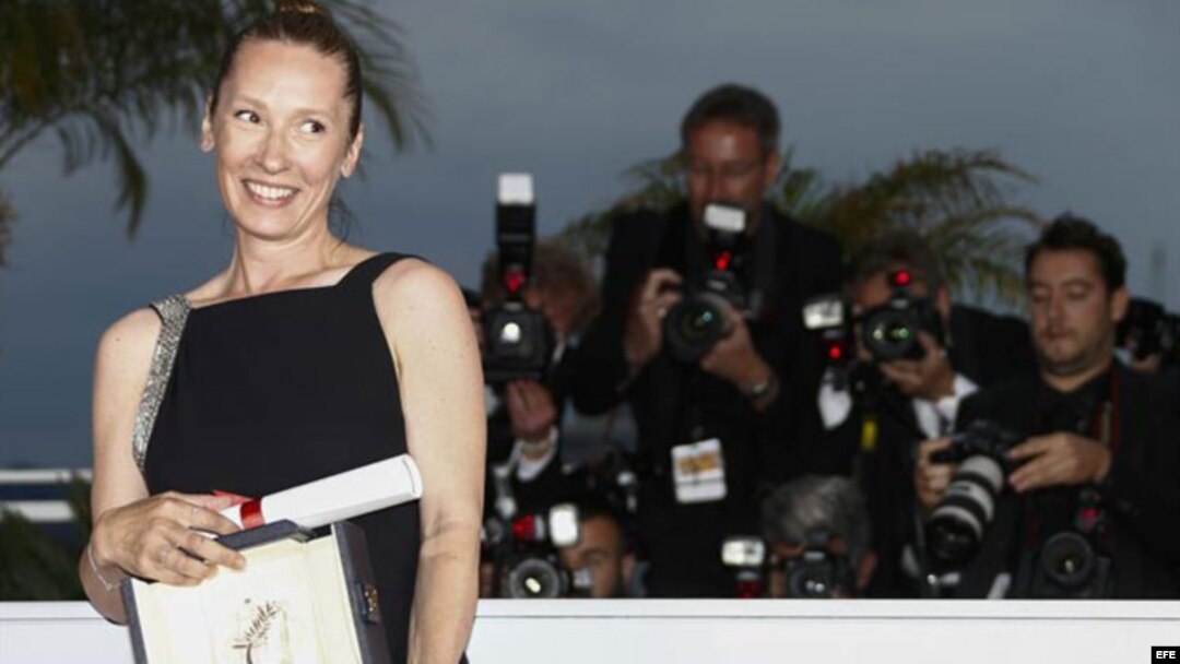 Actriz Emmanuelle Bercot, por "Mon roi".