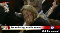 La madre de José Fernández durante el funeral.