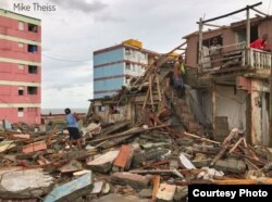 Destrozos luego del paso del huracán Matthew por Baracoa/ Tomada del Twitter de Mike Theiss