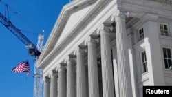 El Edificio del Tesoro en el segundo día de un cierre parcial del gobierno en Washington.