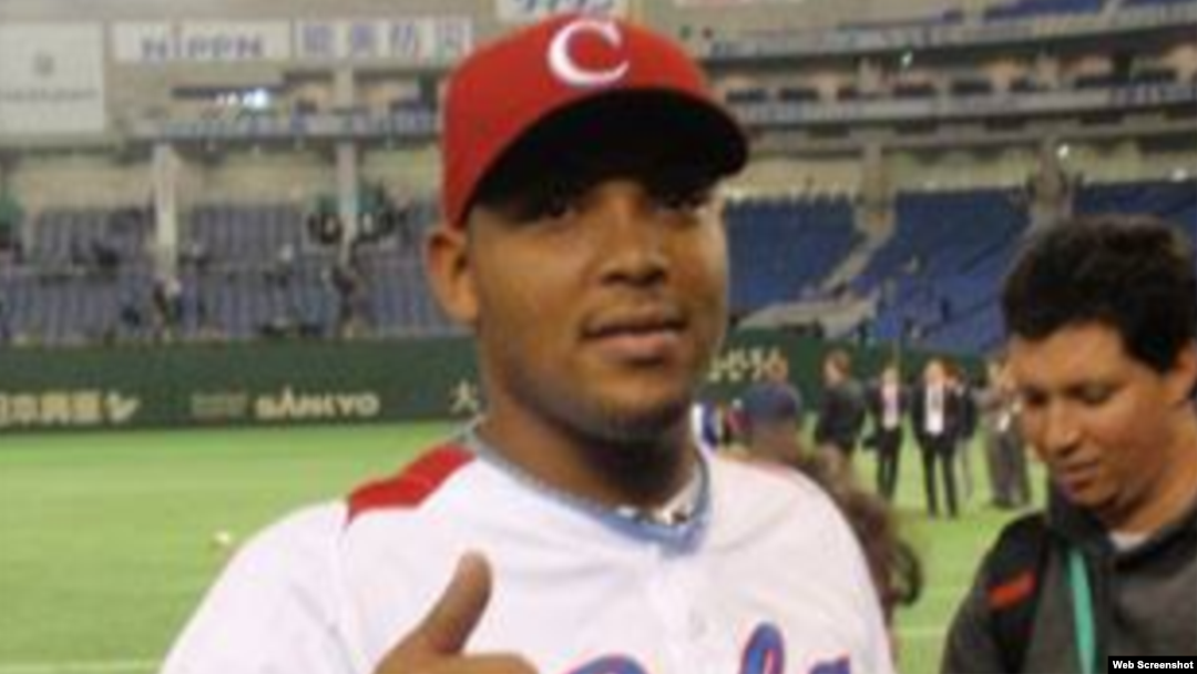 El jardinero cubano Yasmani Tomás.