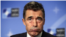 El secretario general de la OTAN, Anders Fogh Rasmussen, durante una rueda de prensa que ofreció antes de asistir en Gales a la cumbre de jefes de Gobierno y de Estado de la OTAN, en Bruselas (Bélgica), el lunes 1 de septiembre de 2014.   