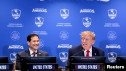 El presidente de EEUU, Donald Trump, habla junto al secretario de Estado estadounidense, Marco Rubio, durante un evento de Escudo de las Américas al margen del 81.º periodo de sesiones de la Asamblea General de la ONU.