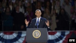  Barack Obama pronuncia un discurso durante la fiesta en el centro de convenciones McCormick Place en Chicago, Illinois (Estados Unidos). 