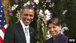 SJS033- SAN JOSÉ (COSTA RICA) 3/5/2013- El presidente de Estados Unidos, Barack Obama (i), con la mandataria costarricense, Laura Chinchilla (d), hoy, viernes 3 de mayo del 2013