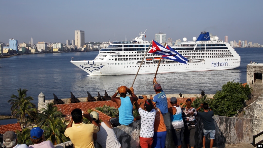 El Crucero Adonia llega a La Habana
