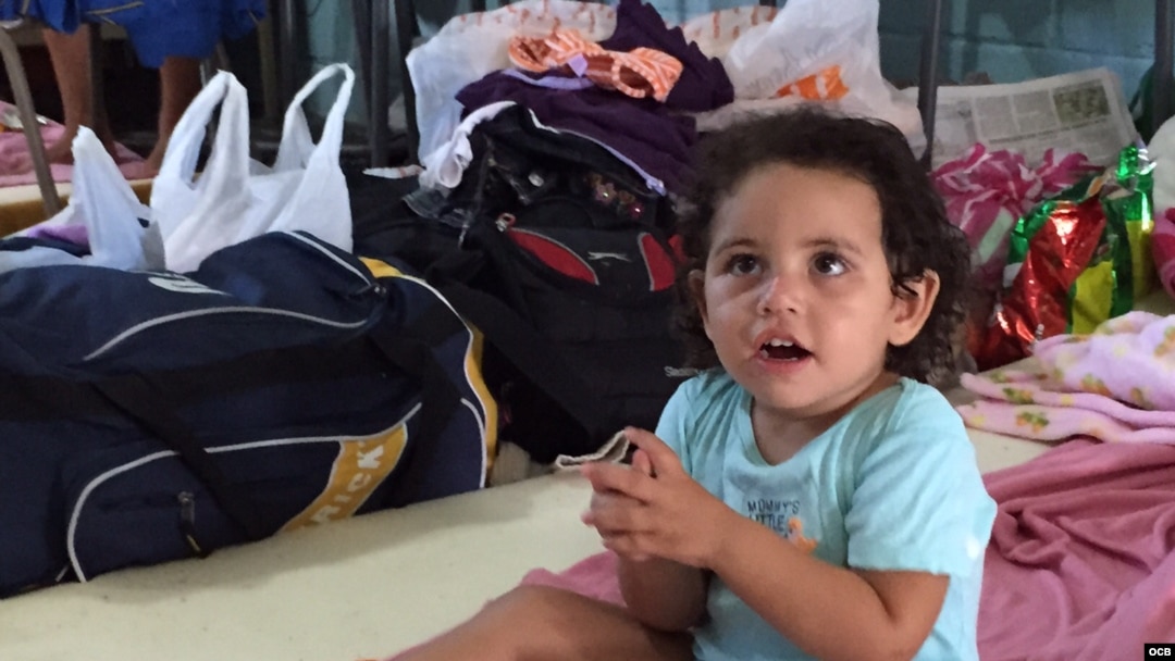 Las autoridades han dado prioridad para este viaje a las familias con niños que llevan más tiempo varados en Costa Rica.