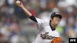 Foto de archivo. El lanzador japonés Kenta Maeda.