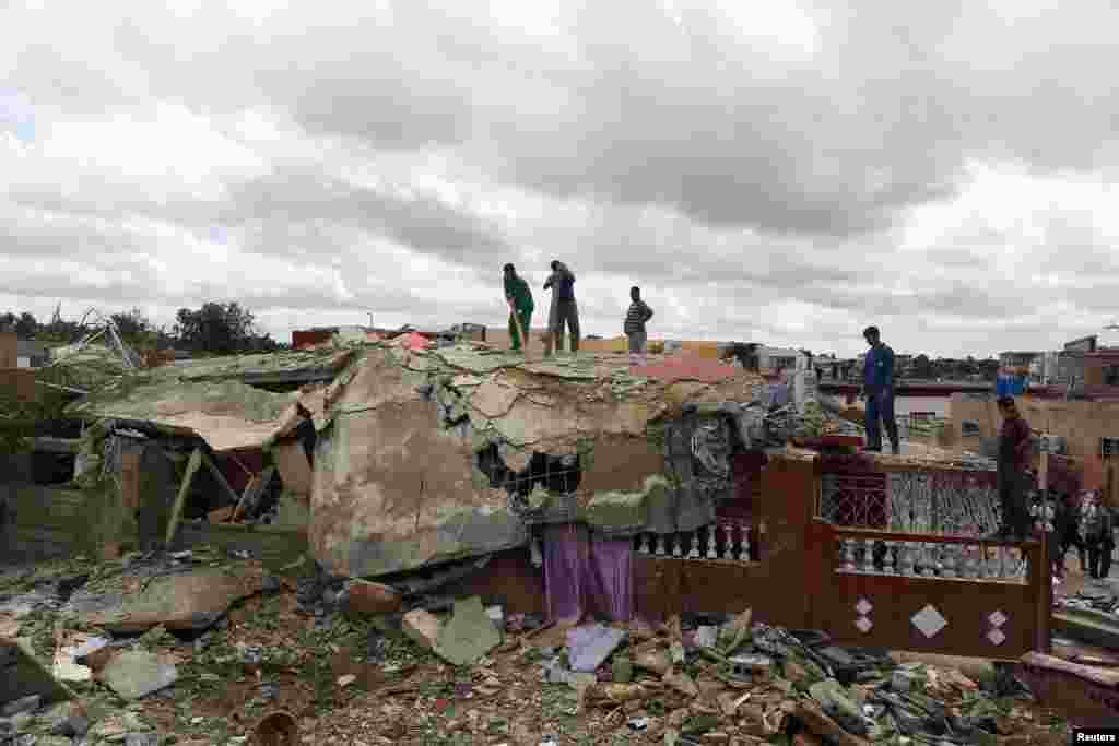 Imágenes de la destrucción causada por el paso de un tornado en La Habana el 28 de enero.