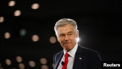 El administrador de los Centros de Servicios de Medicare y Medicaid, el Dr. Mehmet Oz, asiste a la Conferencia de Acción Política Conservadora (CPAC) de 2026 en Grapevine, Texas, EE. UU., el 26 de marzo de 2026. REUTERS/Callaghan O'Hare