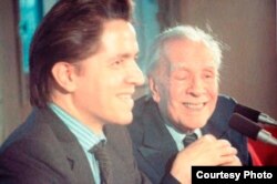 Armando Verdiglione junto al escritor Jorge Luis Borges.