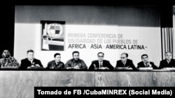 Fidel y Raúl Castro en la Primera Conferencia Tricontinental, celebrada en La Habana en 1966.